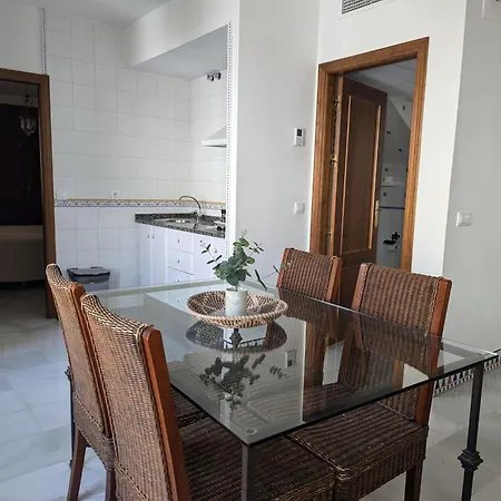 Plaza Apartment *